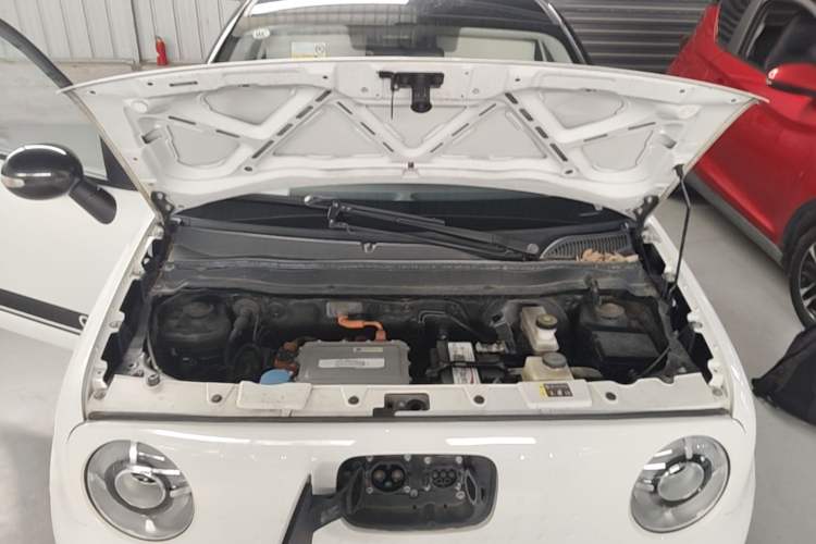Used ORA Black Cat 2021 301 km Basic Version Engine Bay