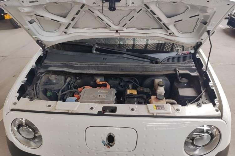 Used ORA Black Cat 2021 301 km Basic Version Engine Bay
