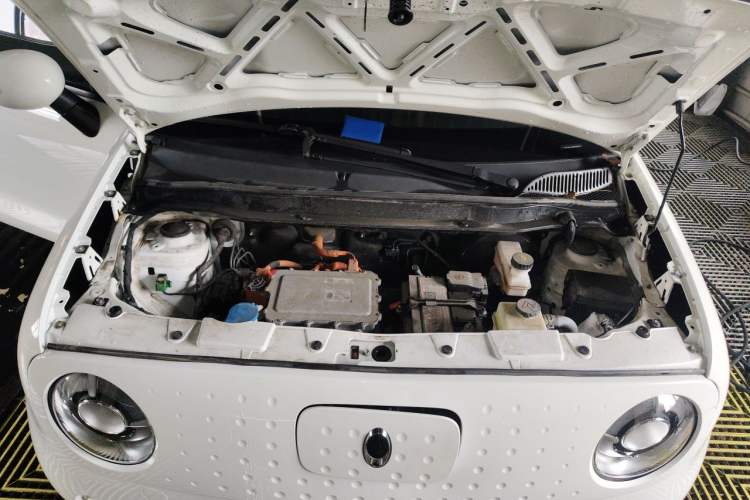 Used ORA Black Cat 2021 301 km Basic Version Engine Bay