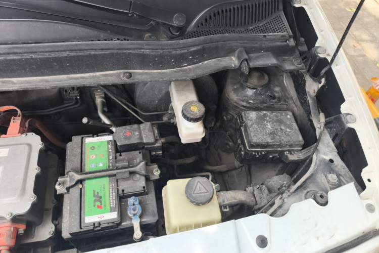 Used ORA Black Cat 2021 301 km Basic Version Engine Bay Left