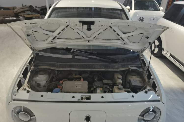 Used ORA Black Cat 2021 301 km Basic Version Engine Bay