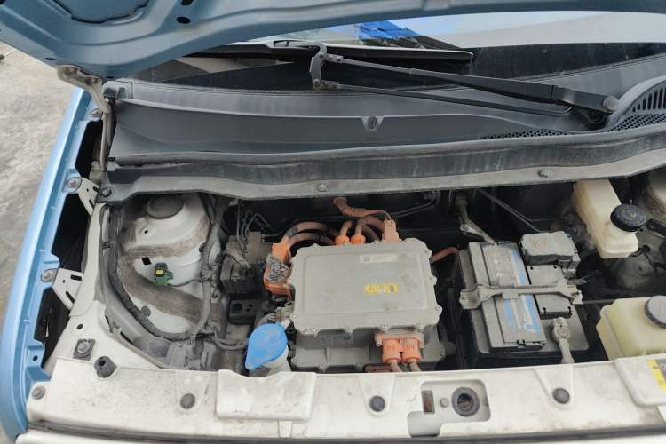 Used ORA Black Cat 2021 301 km Basic Version Engine Bay Right