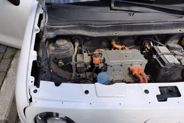 Used ORA Black Cat 2021 301 km Basic Version Engine Bay Right
