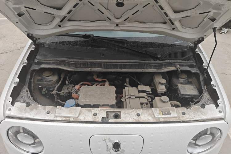 Used ORA Black Cat 2021 301 km Basic Version Engine Bay