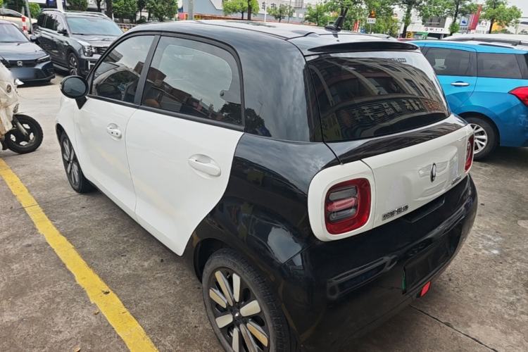 Used ORA Black Cat 2021 301 km Basic Version Exterior 2