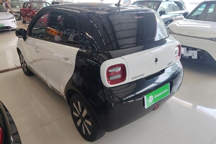 Used ORA Black Cat 2021 351 km Luxury Version Exterior 2