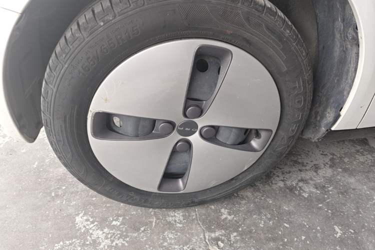 Used ORA Black Cat 2021 301 km Basic Version Exterior 4