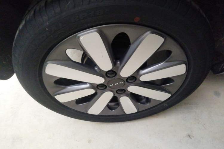 Used ORA Black Cat 2021 351 km Standard Version Exterior 8