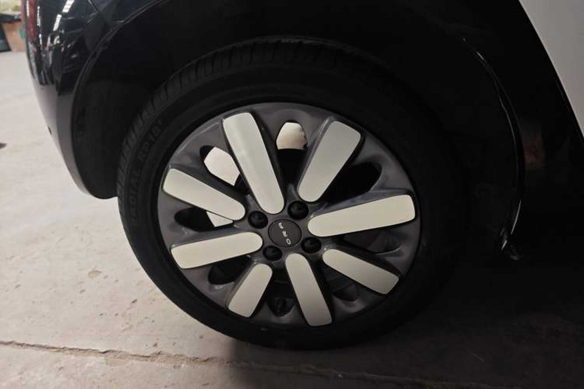 Used ORA Black Cat 2021 301 km Basic Version Exterior 8