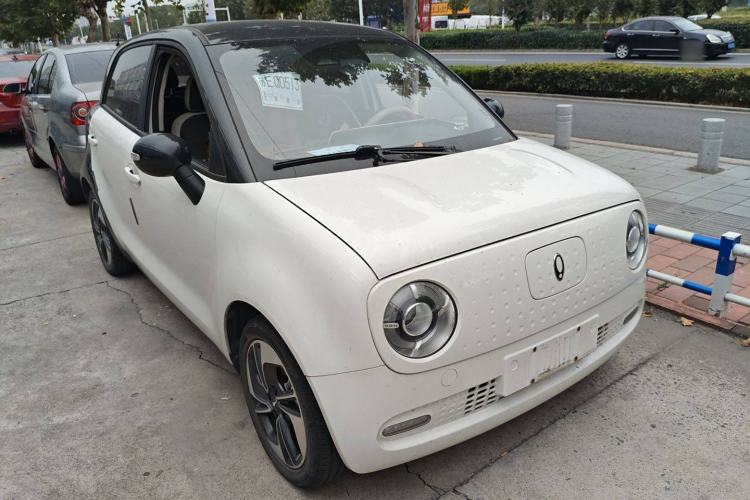 Used ORA Black Cat 2021 351 km Luxury Version Front Right 45 Deg