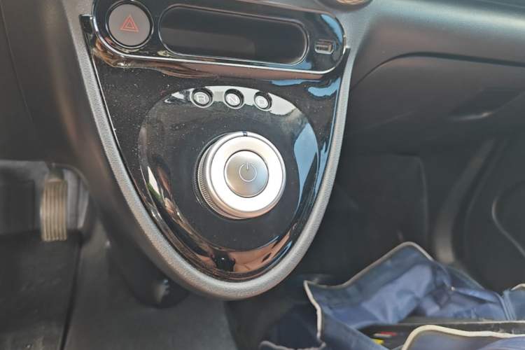 Used ORA Black Cat 2021 351 km Standard Version Gear Lever