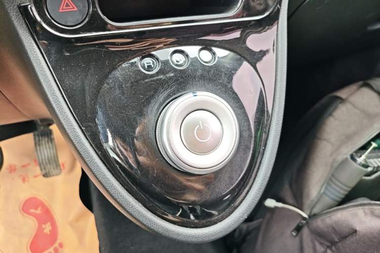 Used ORA Black Cat 2021 301 km Basic Version Gear Lever
