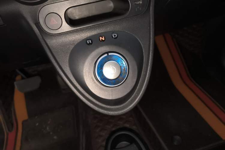 Used ORA Black Cat 2021 351 km Standard Version Gear Lever