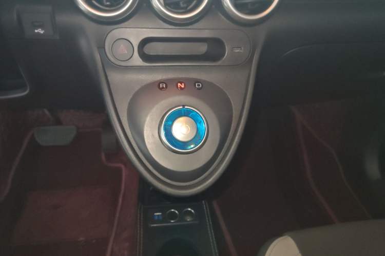 Used ORA Black Cat 2021 405 km Long-Range Version Gear Lever