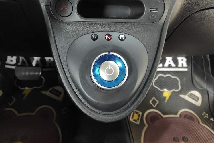 Used ORA Black Cat 2021 301 km Basic Version Gear Lever