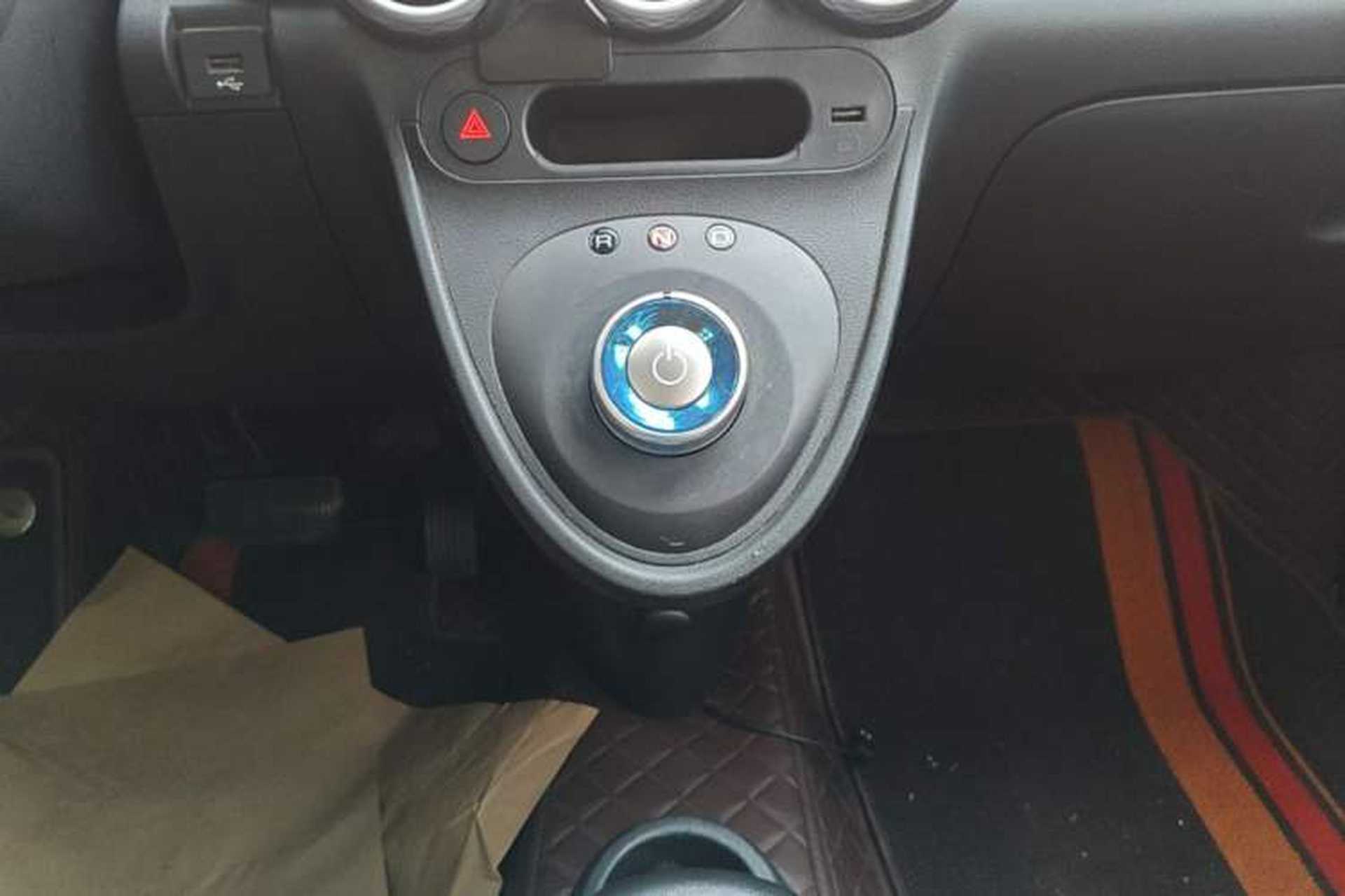 Used ORA Black Cat 2021 351 km Luxury Version Gear Lever