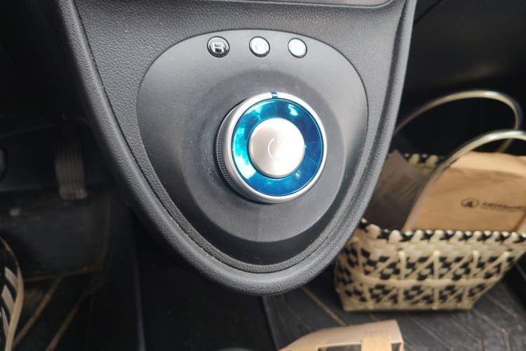 Used ORA Black Cat 2021 351 km Standard Version Gear Lever