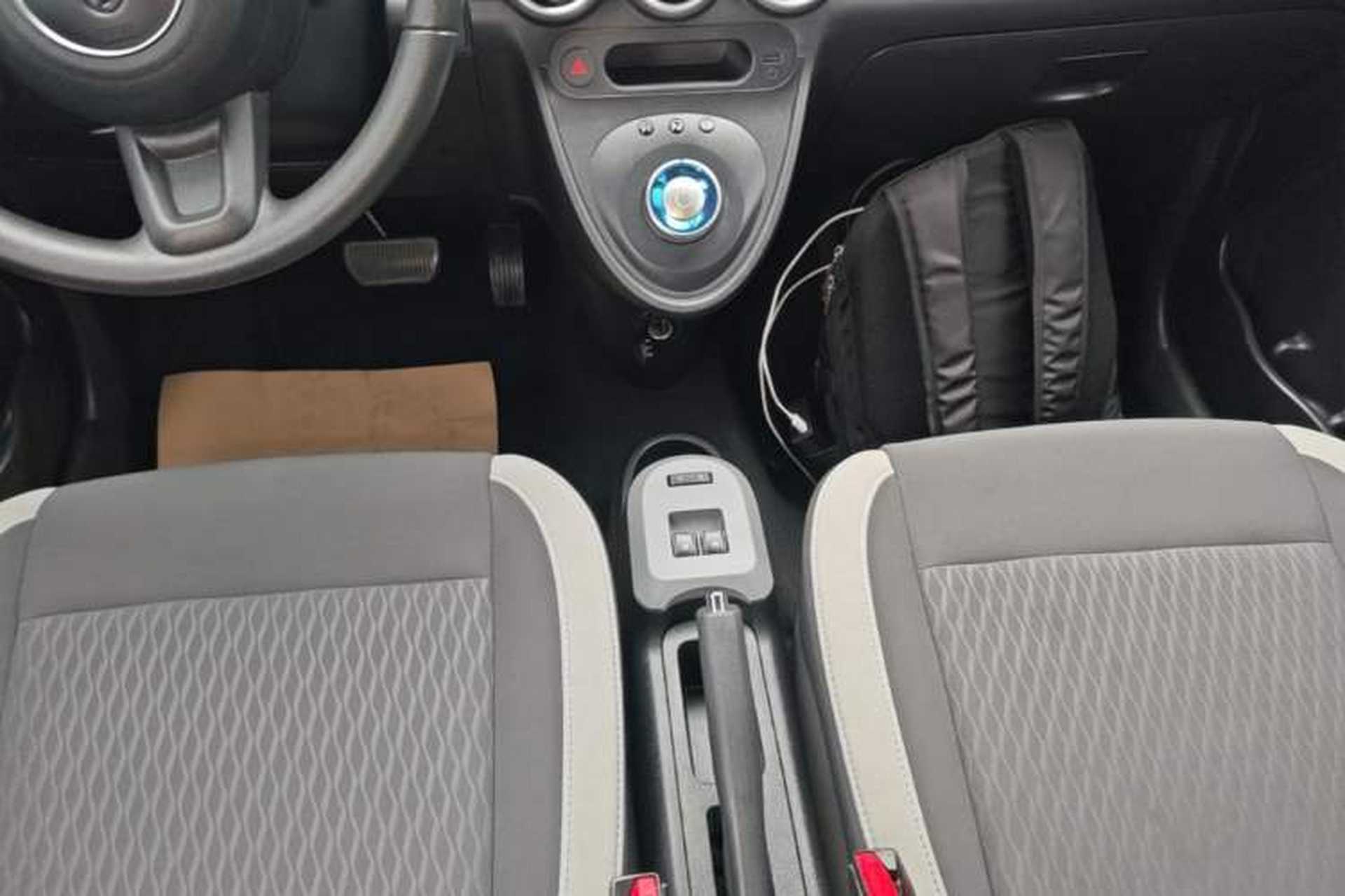 Used ORA Black Cat 2021 301 km Basic Version Gear Lever