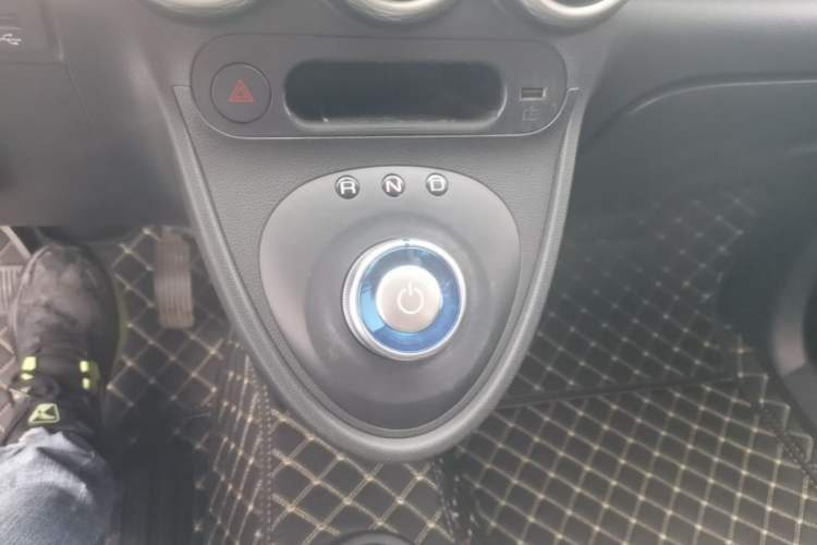 Used ORA Black Cat 2021 301 km Basic Version Gear Lever
