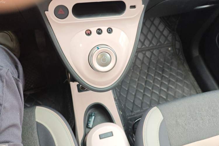 Used ORA Black Cat 2021 351 km Luxury Version Gear Lever