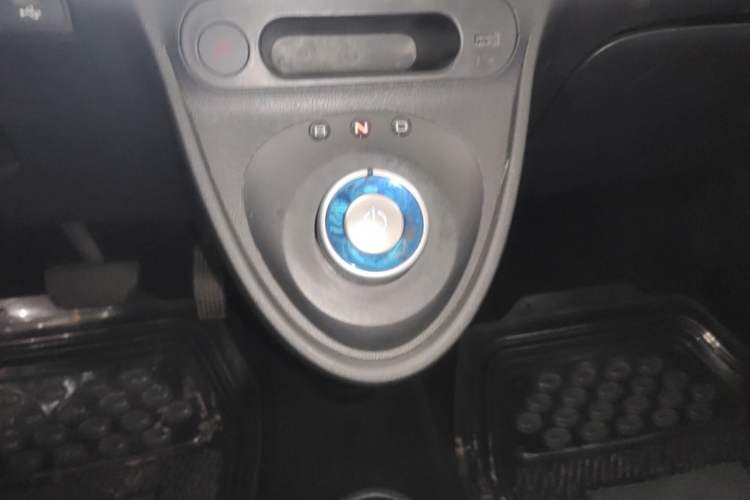 Used ORA Black Cat 2021 351 km Standard Version Gear Lever
