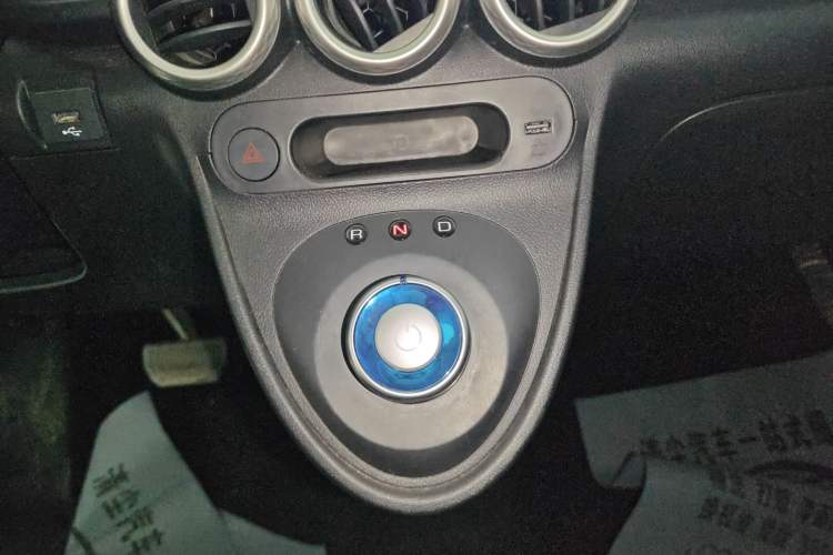 Used ORA Black Cat 2021 301 km Basic Version Gear Lever