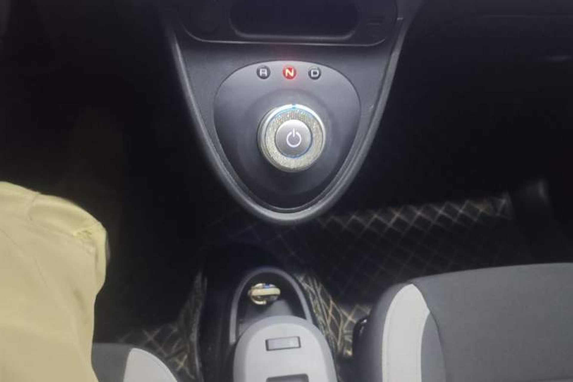 Used ORA Black Cat 2021 351 km Luxury Version Gear Lever