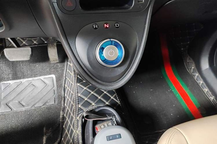Used ORA Black Cat 2021 301 km Basic Version Gear Lever