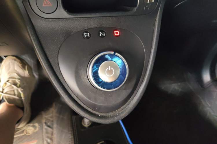 Used ORA Black Cat 2021 301 km Basic Version Gear Lever
