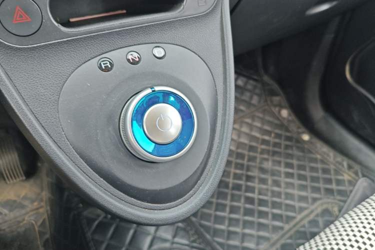 Used ORA Black Cat 2021 351 km Standard Version Gear Lever