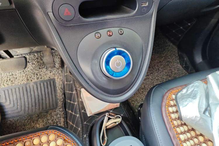 Used ORA Black Cat 2021 351 km Standard Version Gear Lever
