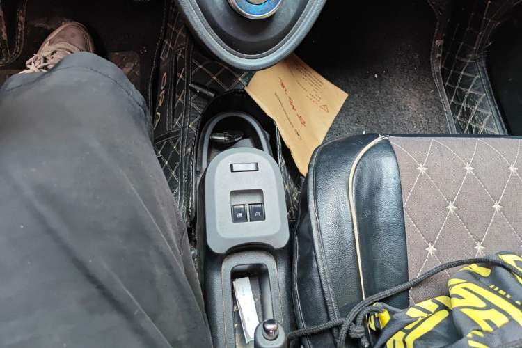 Used ORA Black Cat 2021 301 km Basic Version Gear Lever