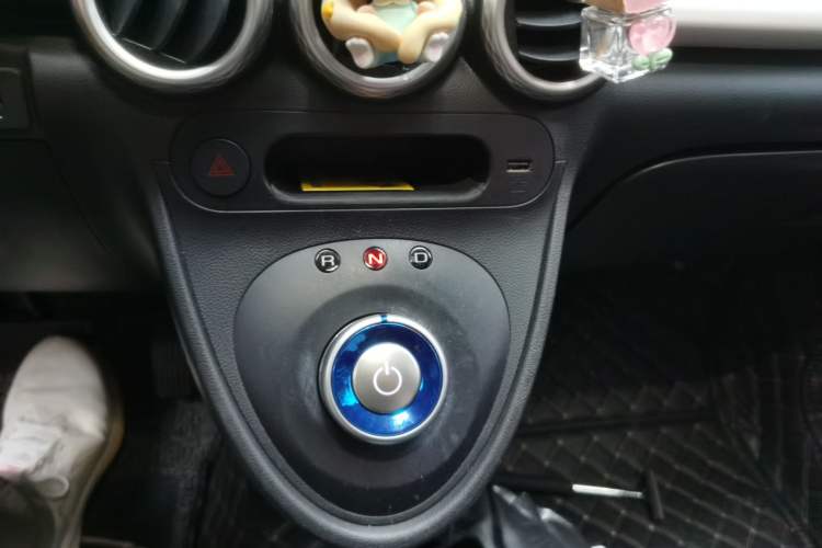 Used ORA Black Cat 2021 351 km Standard Version Gear Lever