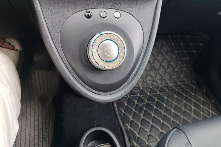 Used ORA Black Cat 2021 351 km Standard Version Gear Lever