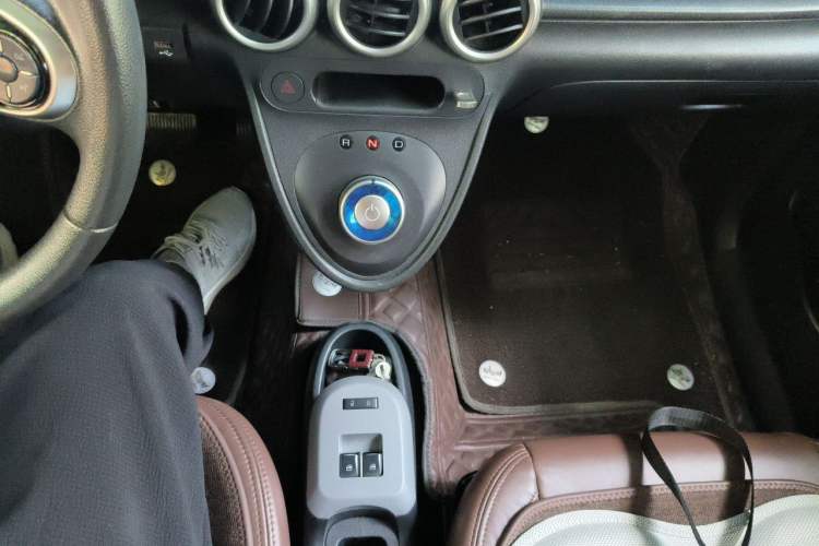Used ORA Black Cat 2021 351 km Standard Version Gear Lever