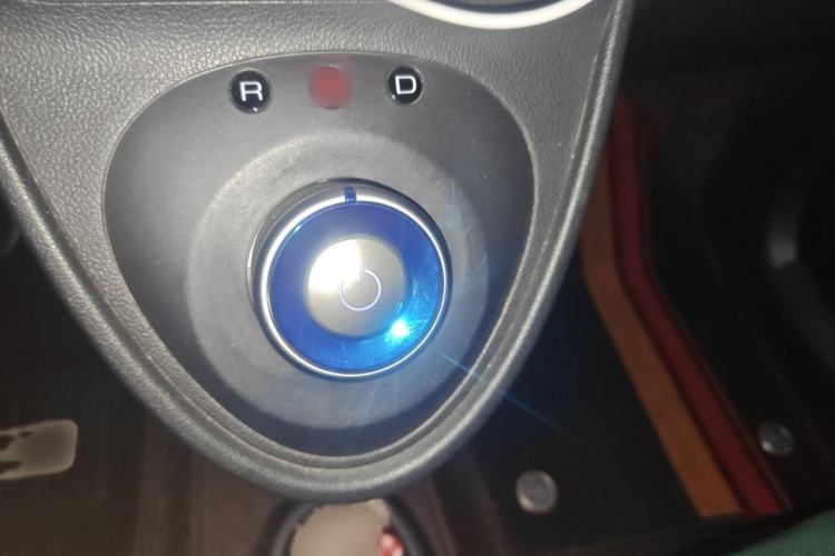 Used ORA Black Cat 2021 301 km Basic Version Gear Lever