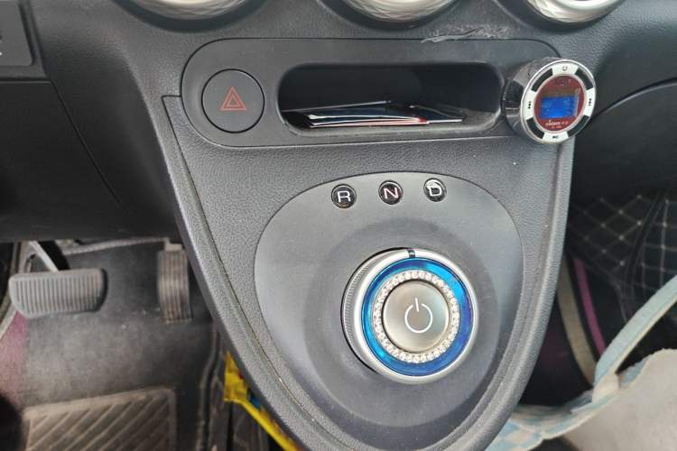 Used ORA Black Cat 2021 301 km Basic Version Gear Lever