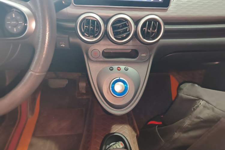 Used ORA Black Cat 2021 351 km Standard Version Gear Lever