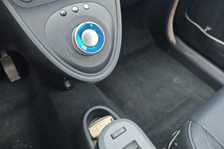 Used ORA Black Cat 2021 351 km Standard Version Gear Lever