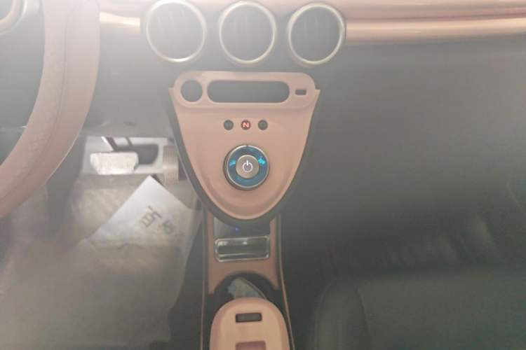 Used ORA Black Cat 2021 351 km Standard Version Gear Lever