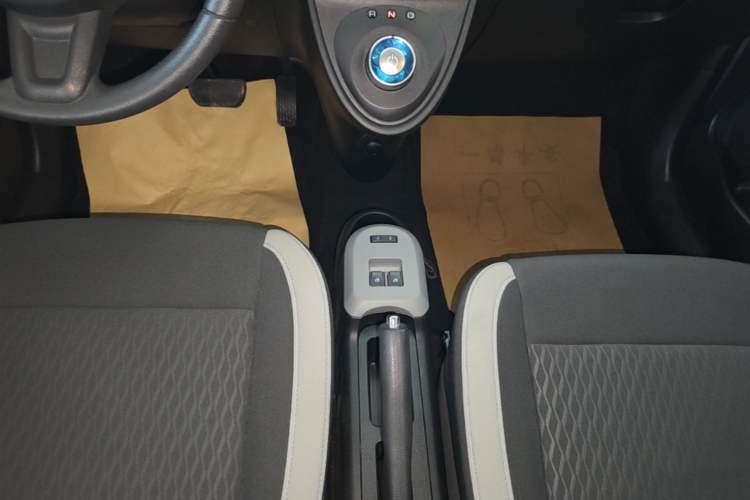 Used ORA Black Cat 2021 301 km Basic Version Gear Lever