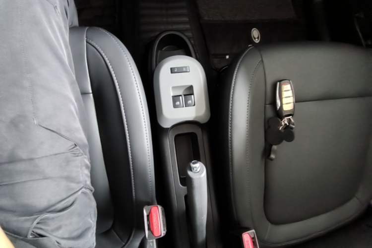 Used ORA Black Cat 2021 351 km Standard Version Gear Lever