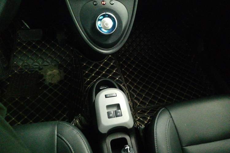 Used ORA Black Cat 2021 351 km Standard Version Gear Lever