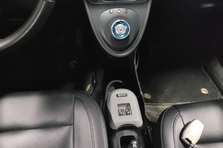 Used ORA Black Cat 2021 351 km Standard Version Gear Lever