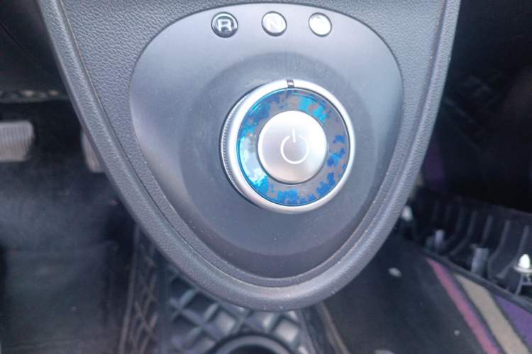 Used ORA Black Cat 2021 301 km Basic Version Gear Lever