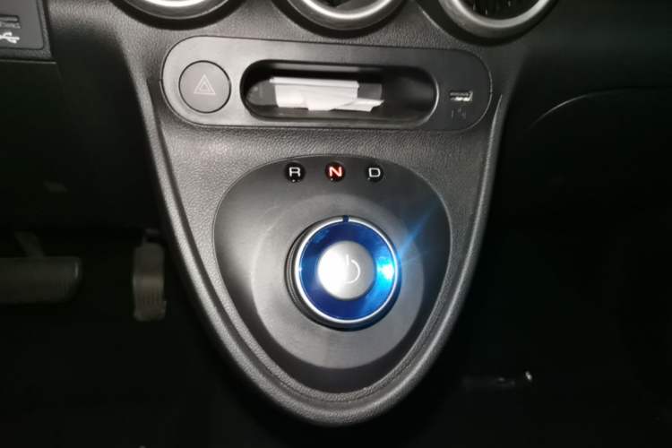 Used ORA Black Cat 2021 301 km Basic Version Gear Lever