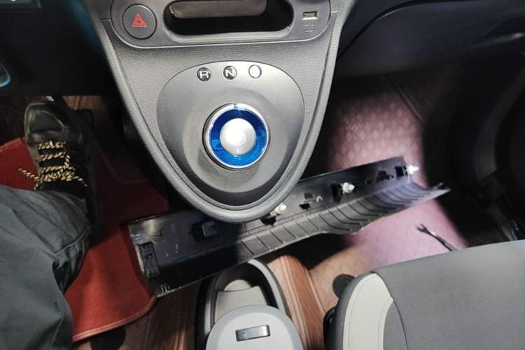 Used ORA Black Cat 2021 351 km Standard Version Gear Lever