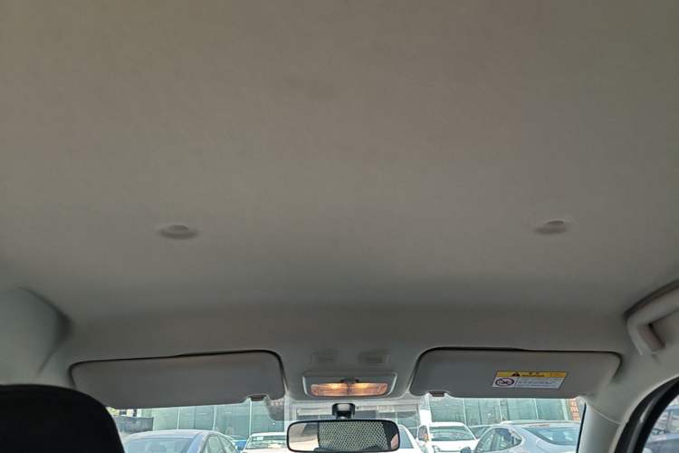 Used ORA Black Cat 2021 351 km Standard Version Headliner