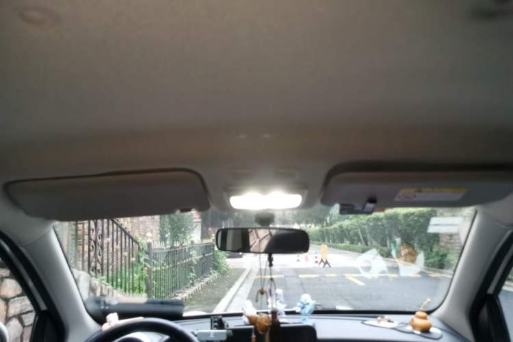 Used ORA Black Cat 2021 351 km Standard Version Headliner