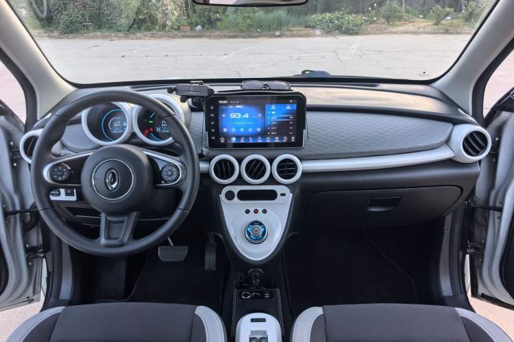 Used ORA Black Cat 2021 301 km Basic Version Interior 1